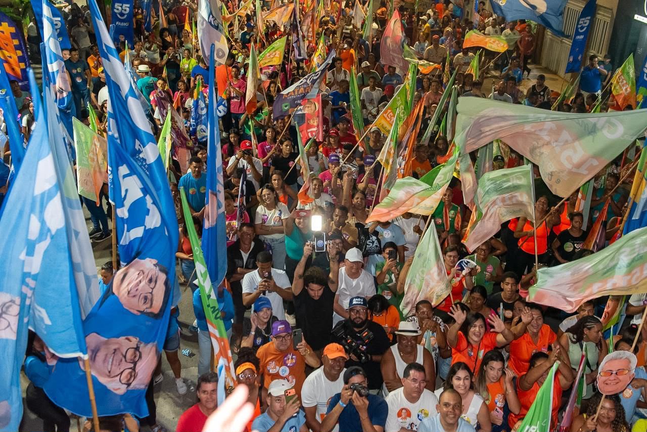 Fábio faz caminhadas em Estância e Arauá ao lado de André Moura e Rogério Carvalho