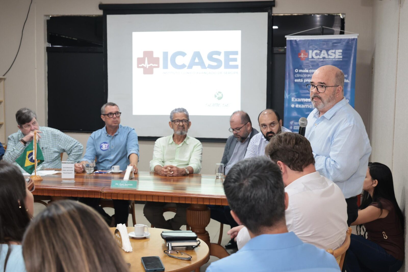 Fábio Mitidieri apresenta propostas de saúde a médicos da Somese