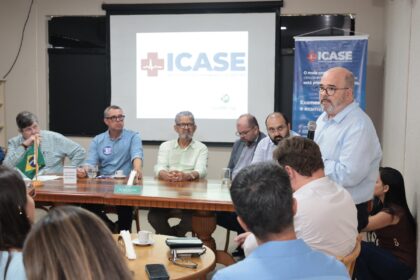 Fábio Mitidieri apresenta propostas de saúde a médicos da Somese
