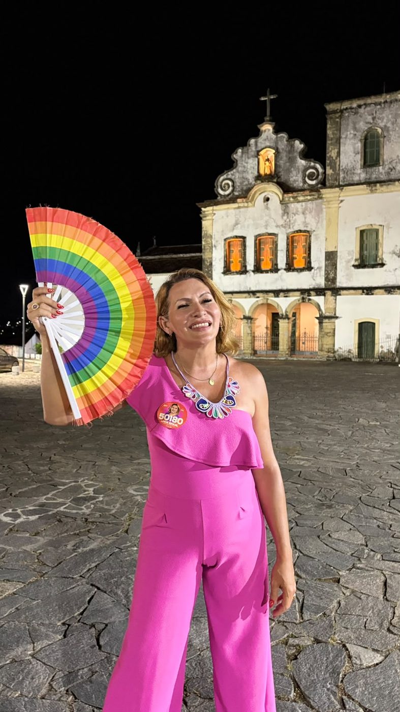 Fim de noite em frente à igreja histórica