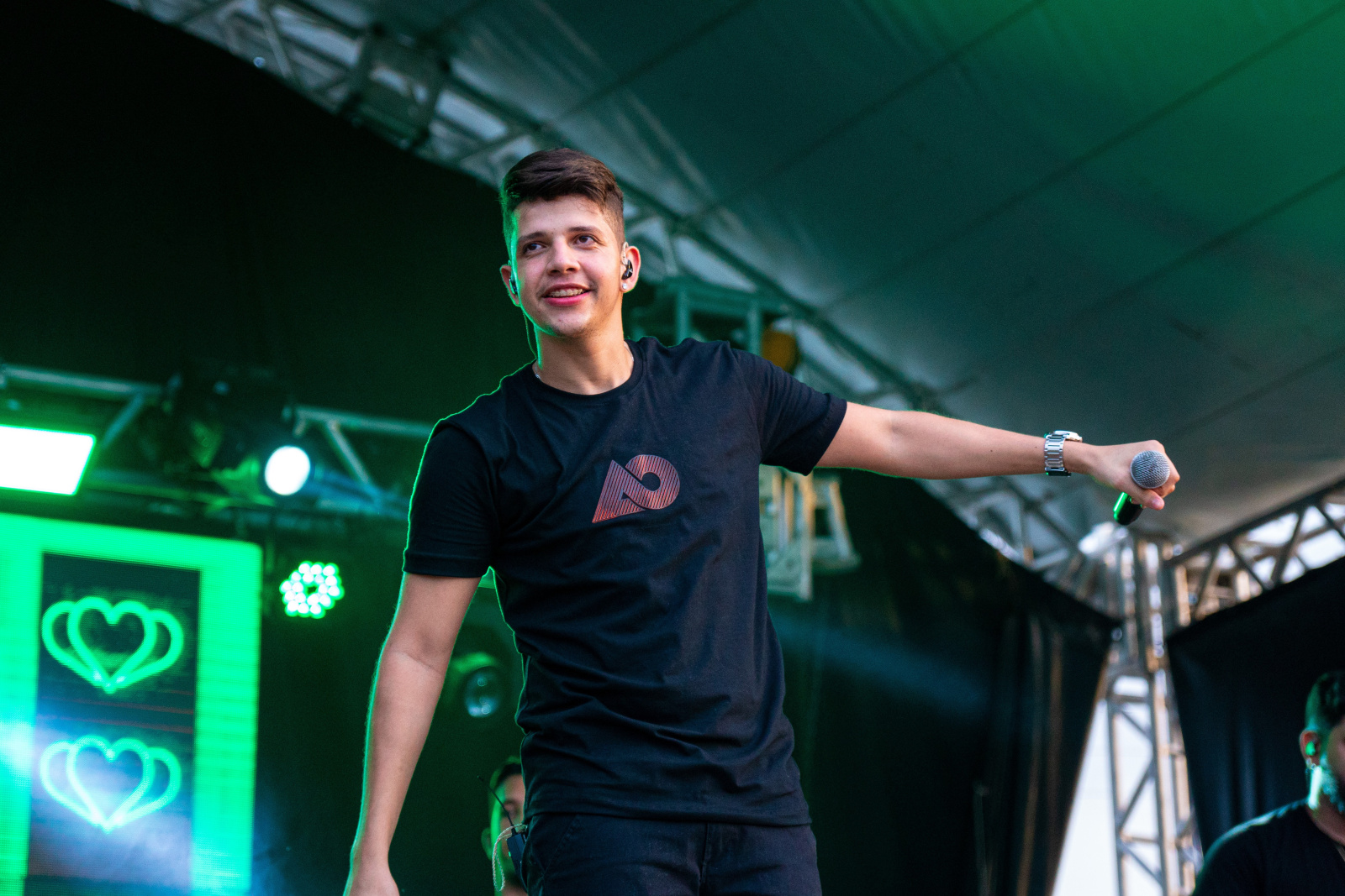 Nadson ‘O Ferinha’ grava projeto ‘Entre Nós’ com show gratuito em Aracaju