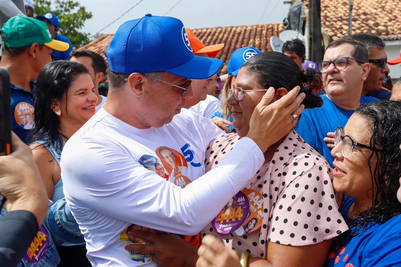 Apoiadores acompanham Fábio Mitidieri na reta final da campanha