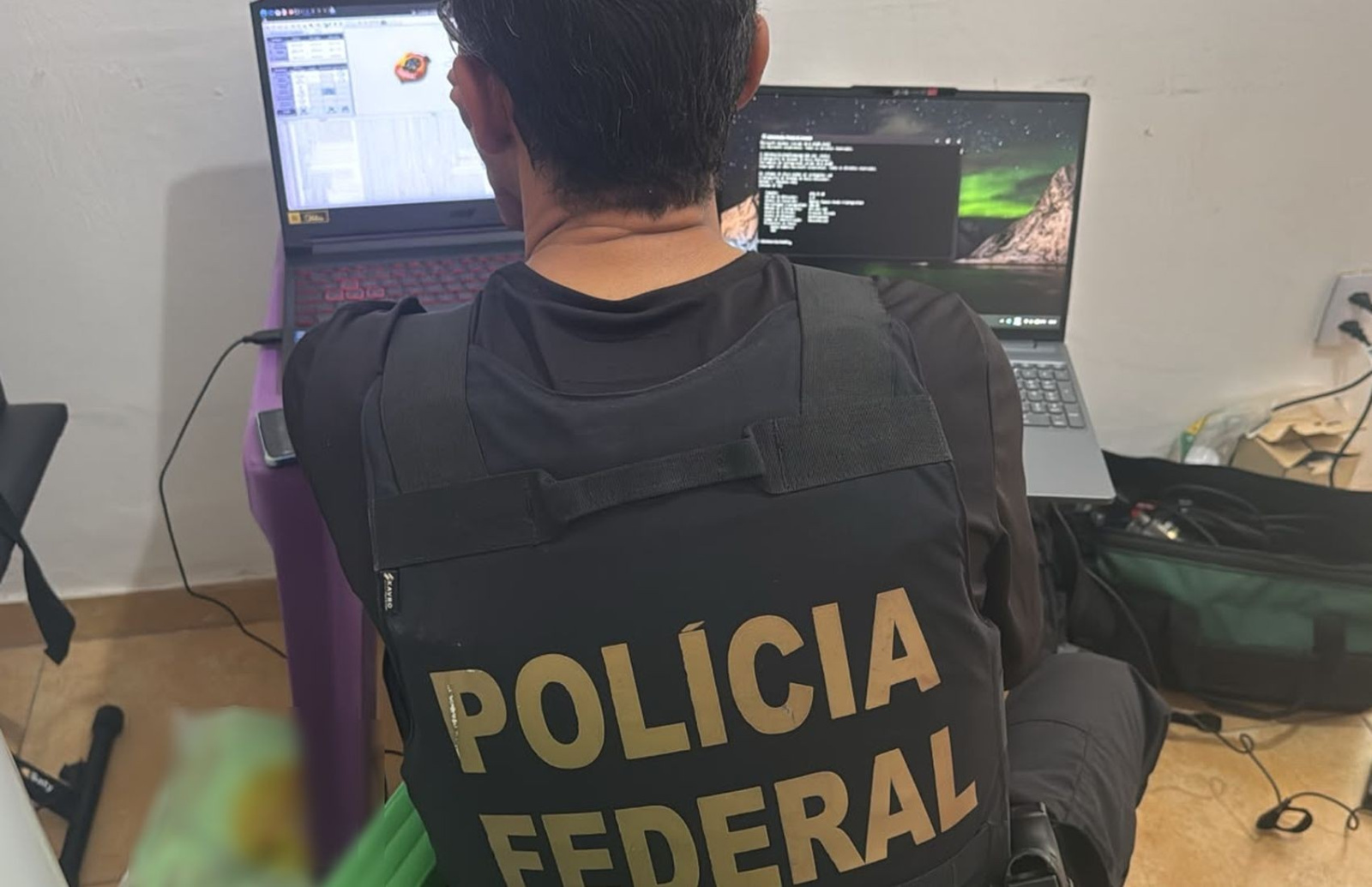 PF cumpre mandados e apreende arquivos ligados à exploração sexual em Aracaju