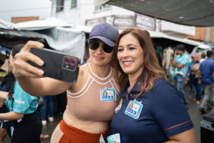 Candidata a deputada federal, Susane Vidal percorre feira da Glória