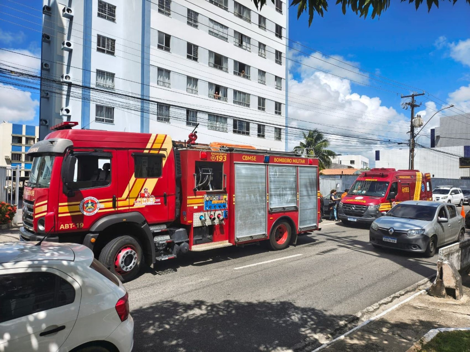 Vazamento de gás durante reforma provoca explosão e fere 3 em Aracaju