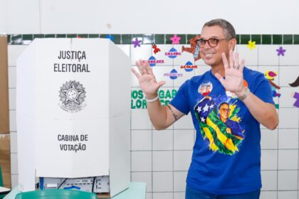 Cleon Menezes vota no primeiro turno em Aracaju