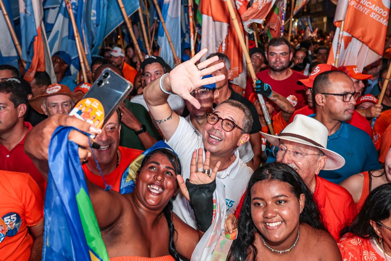 Apoiadores durante o Fogaréu, em Itabaiana
