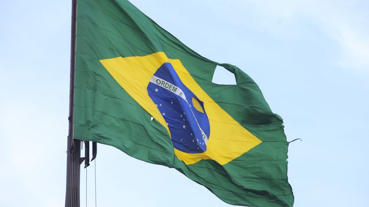 Bandeira do Brasil durante o dia de votacao